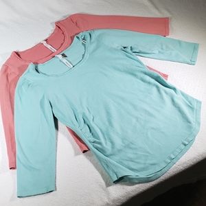 2 COLORS NY Collection Sweater Blouse